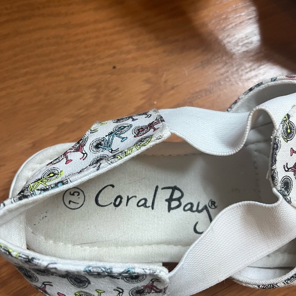 Coral Bay Summer Fun Bicycle Sandals - Picture 7 of 7